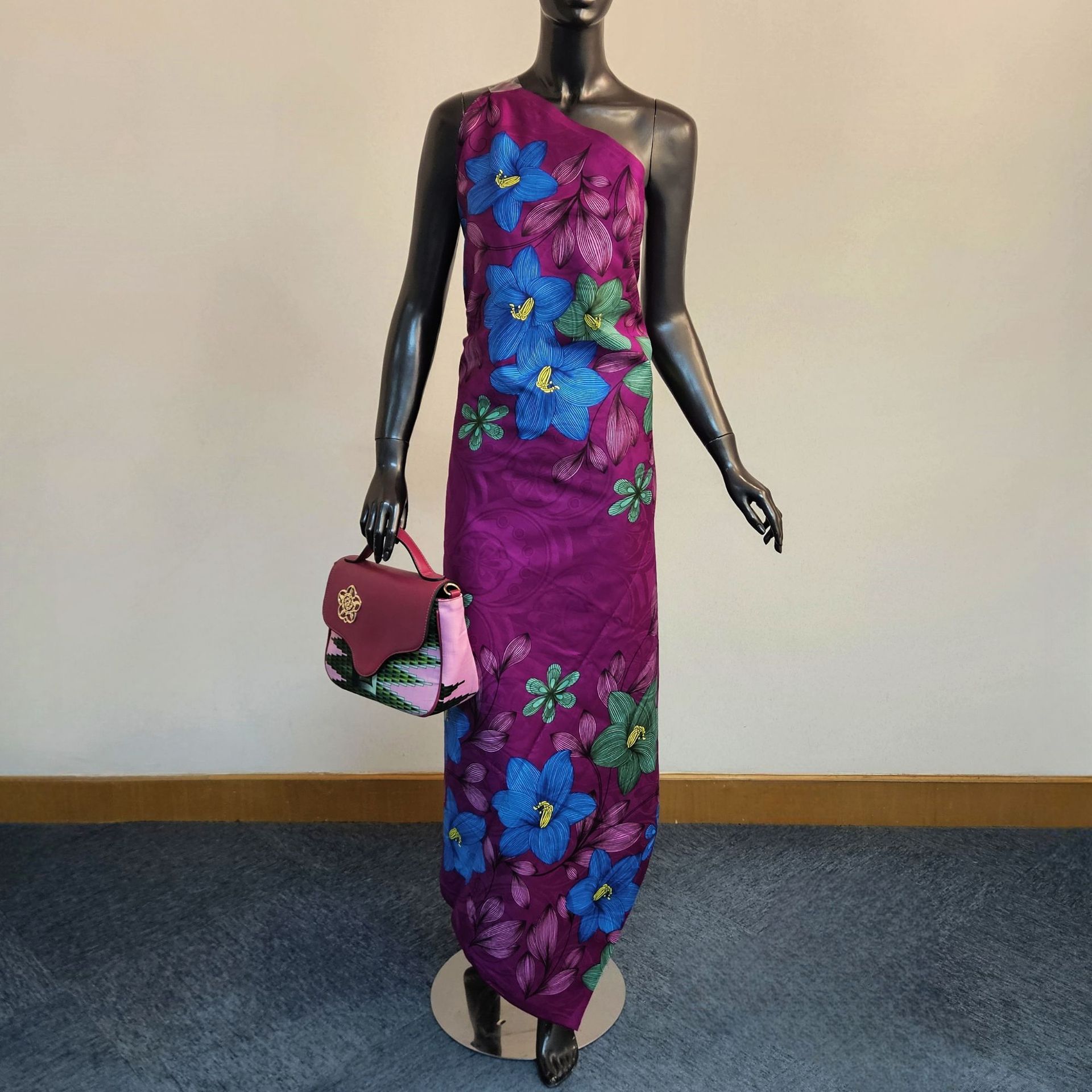 Sewing Batik - ผ้าพิมพ์ลายดอกไม้บนผ้าฝ้ายสีม่วงน้ำเงิน ผ้าแอฟริกันแว็กซ์ ผ้าบาติก สำหรับงาน DIY เย็บเสื้อผ้า