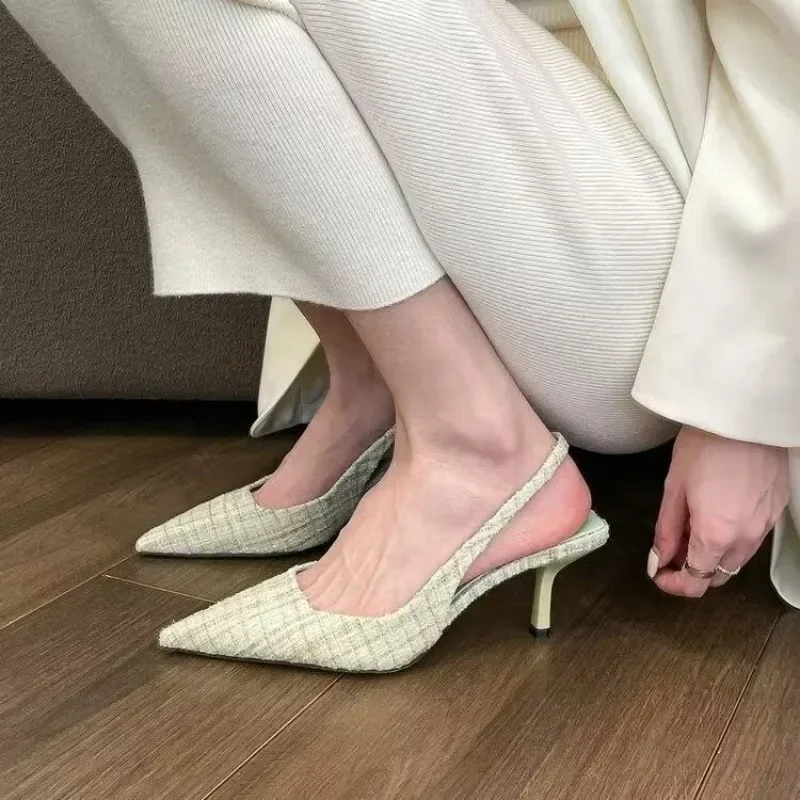 แบรนด์แฟชั่นออกแบบรองเท้าส้นตึ - Elastic Waistband Roll บทวิจารณ์และราคา