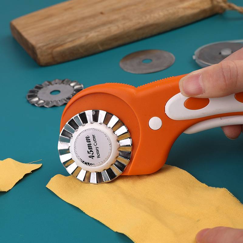 ใบมีดตัดแบบหมุนขนาด 28/45 มม.  - Rotary Cutter Fabric บทวิจารณ์และราคา