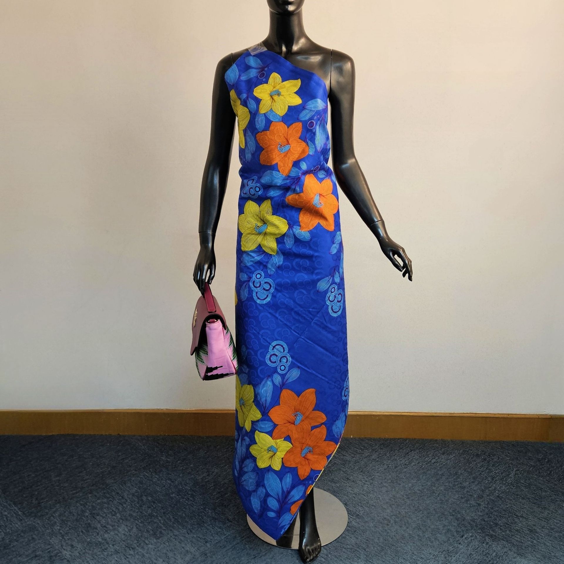 ผ้าพิมพ์ลายดอกไม้บนผ้าฝ้ายสีม่ - Sewing Batik บทวิจารณ์และราคา